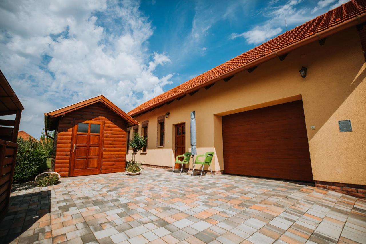 Nemeth Apartmanhazak Morahalom Exterior photo